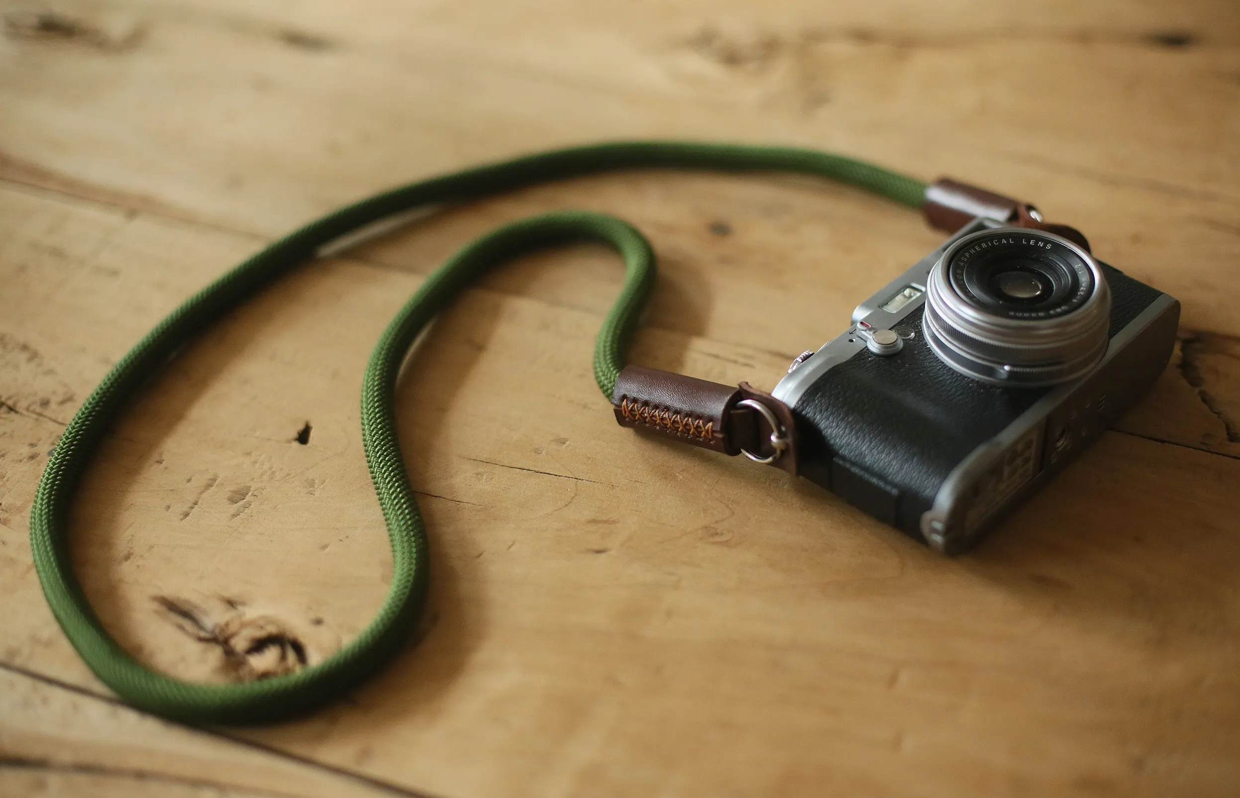 Camera neck strap army green climbing rope tan leather B type | Windmup.com Comfortable Gear