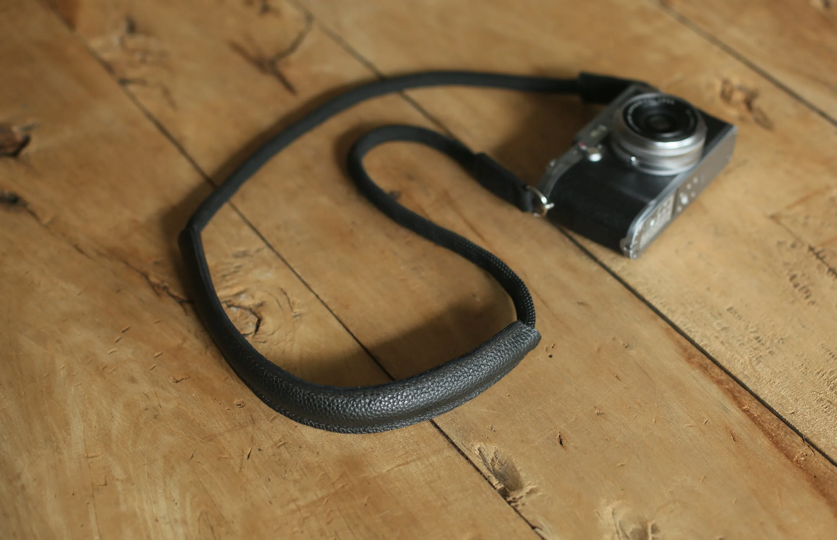 Cycling Lanyard snap closure Handmade Shoulder pad  Climbing rope Camera Strap All Black &windmup.com