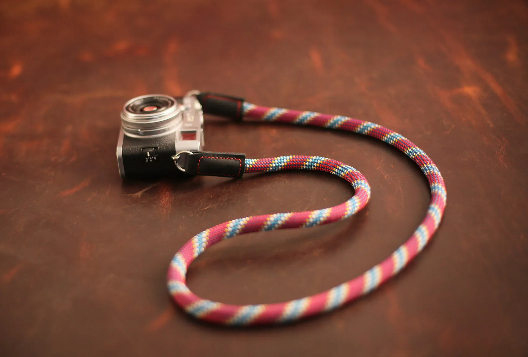 Rust proof Urban Windmup Red Pattern Rope Camera Strap