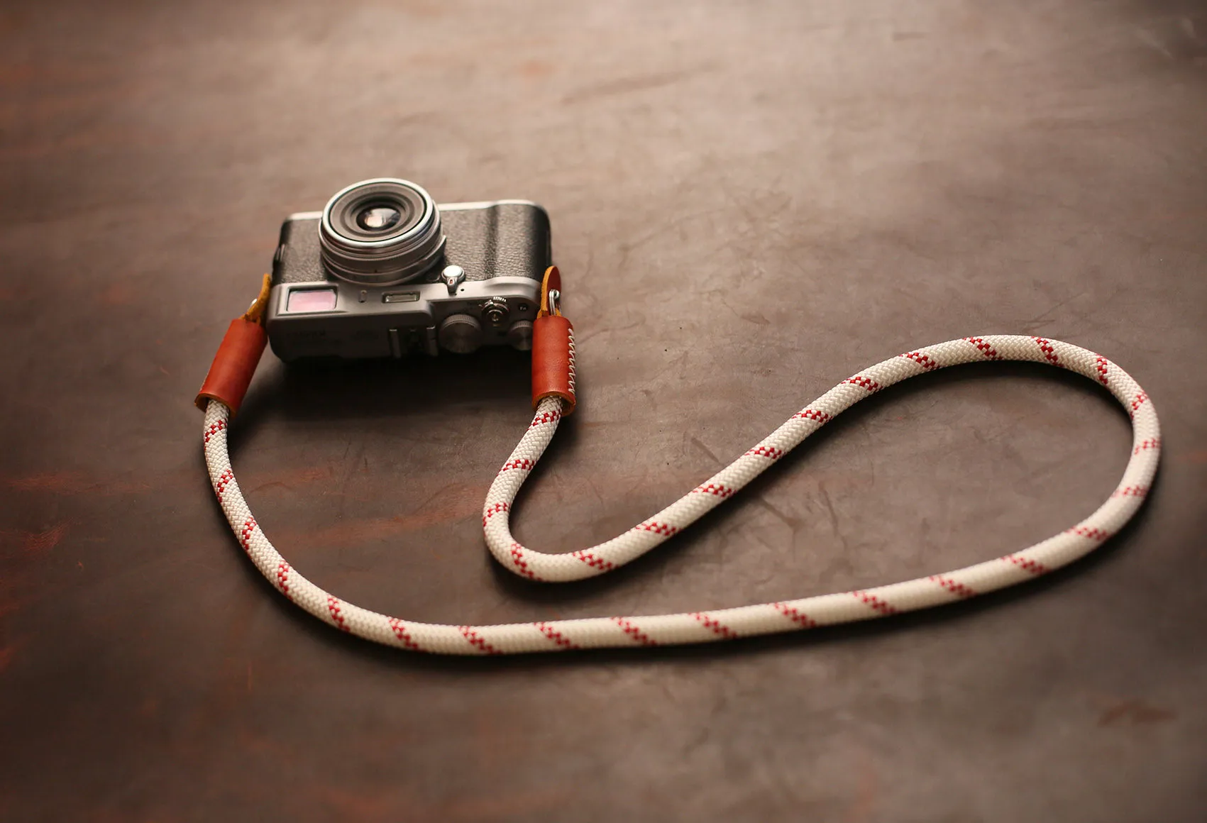 Windmup White Pattern Rope Camera Strap Elastic Closure